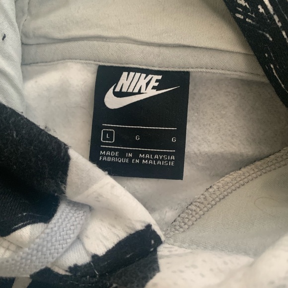 New Nike Designer Hoodie with multiple Nike Logos on front and back. Beautiful! - Picture 5 of 8